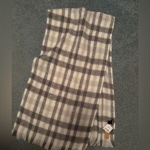 Steve Madden Gray Plaid Scarf